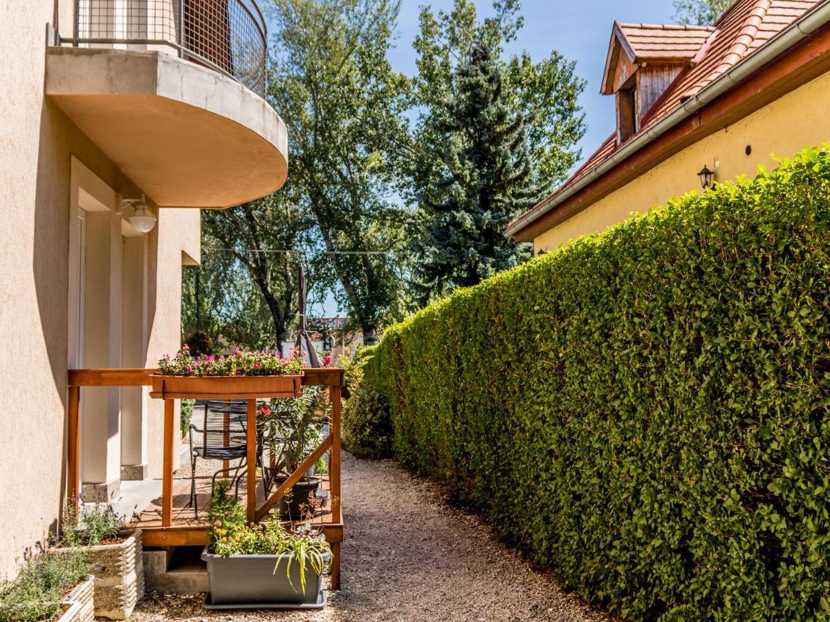 Balatonalmádi Villa 21 Boutique Rooms מראה חיצוני תמונה
